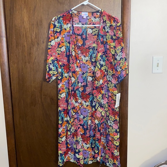 LuLaRoe Tops - Lularoe Shirley